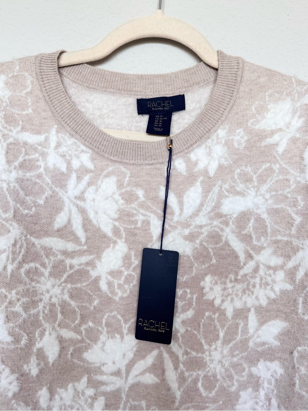 NWT Rachel Roy Beige Floral Knit Short Sleeve Sweater Soft Textured Pullover - Picture 7 of 9